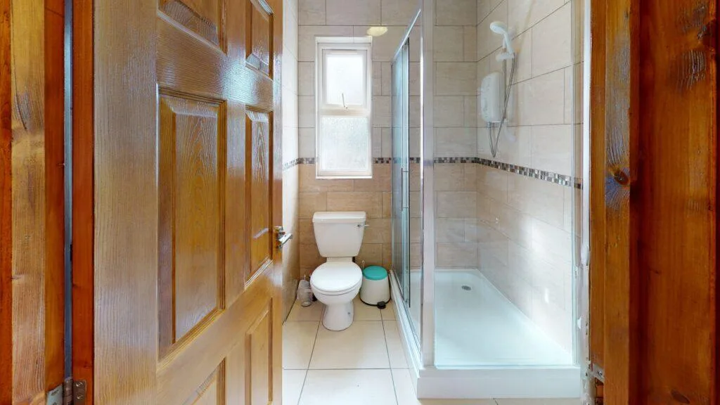 5 bedroom flat for rent
