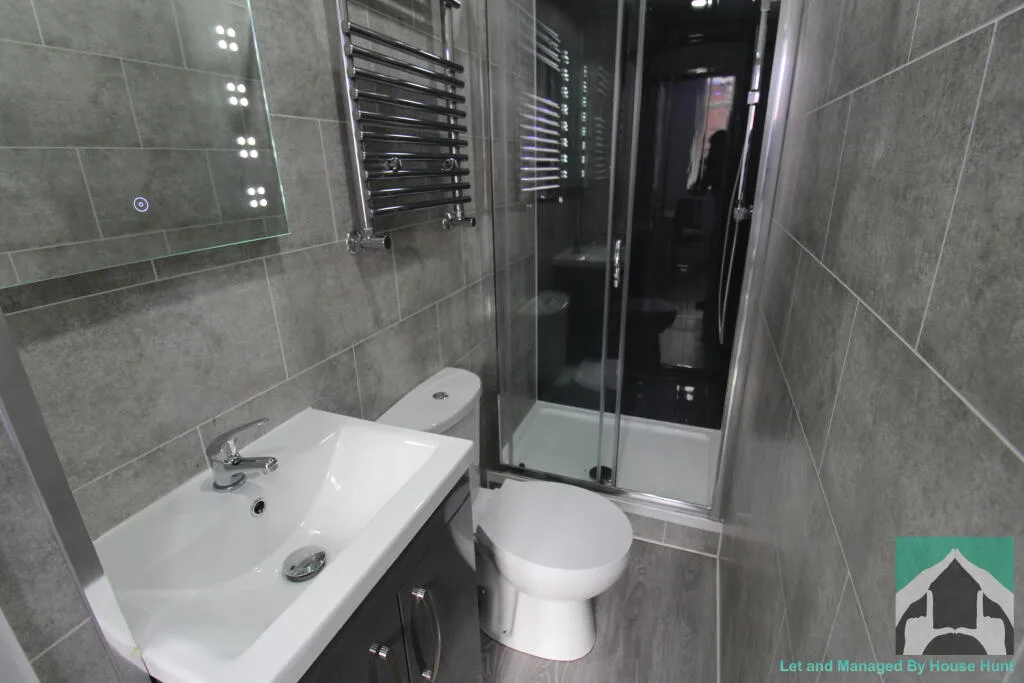 6 bedroom house for rent