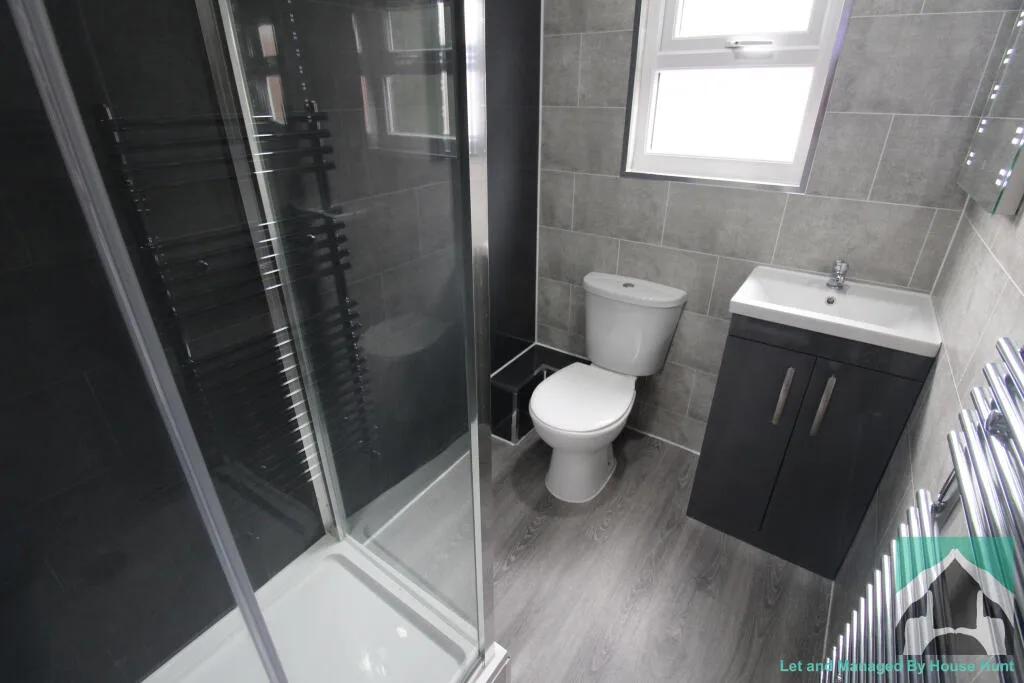 6 bedroom house for rent