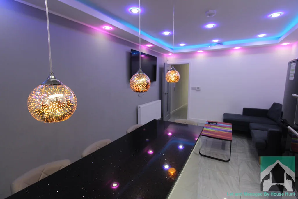 6 bedroom house for rent