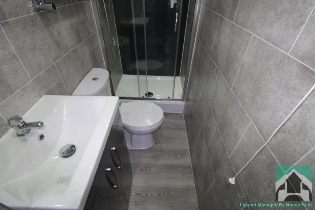6 bedroom house for rent