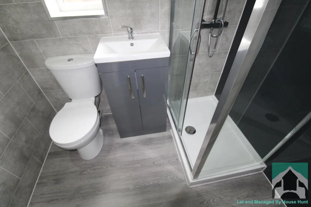 6 bedroom house for rent