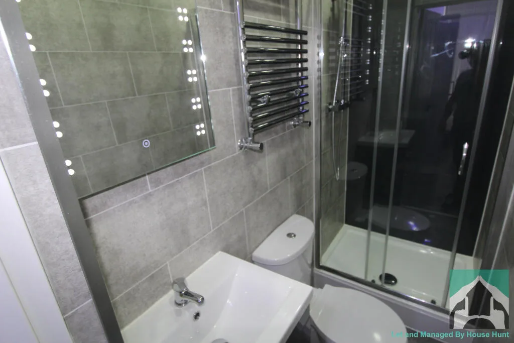 6 bedroom house for rent