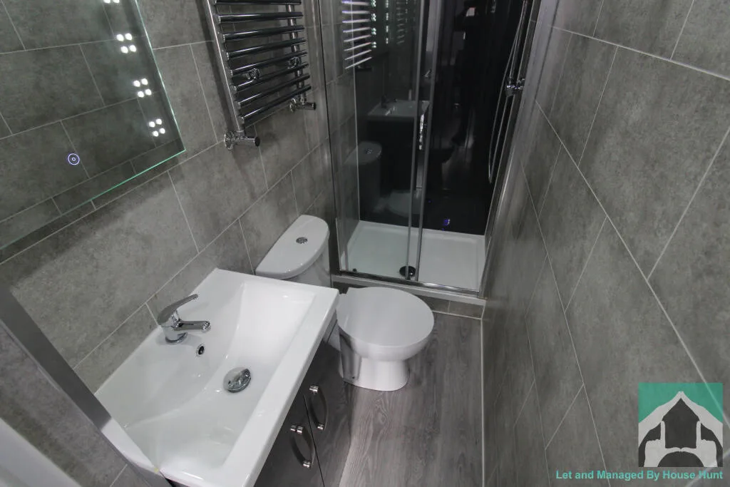 6 bedroom house for rent
