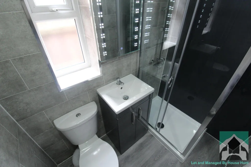 6 bedroom house for rent