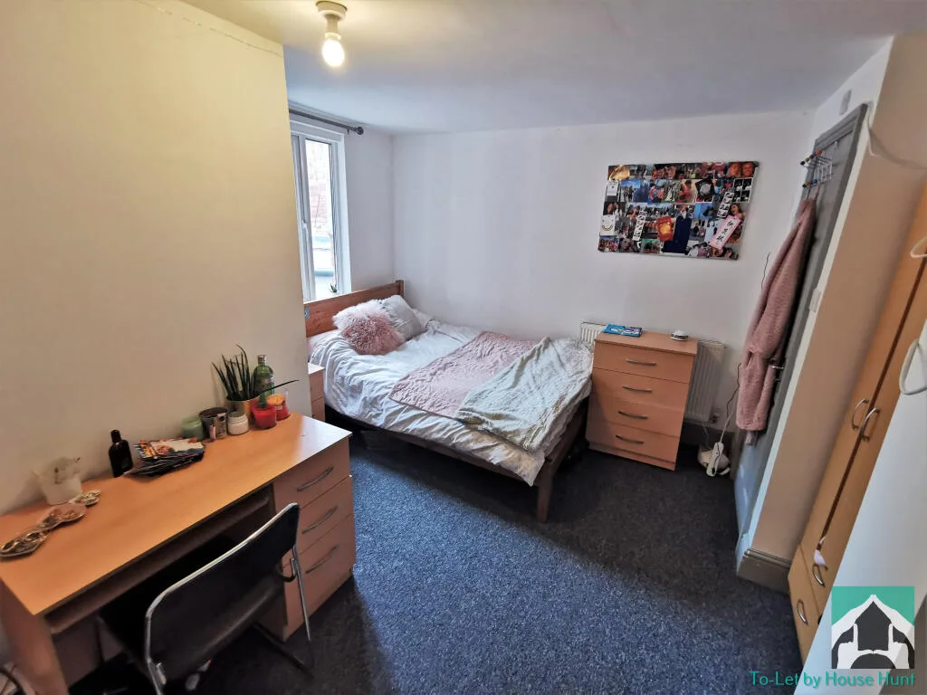 7 bedroom terraced house for rent