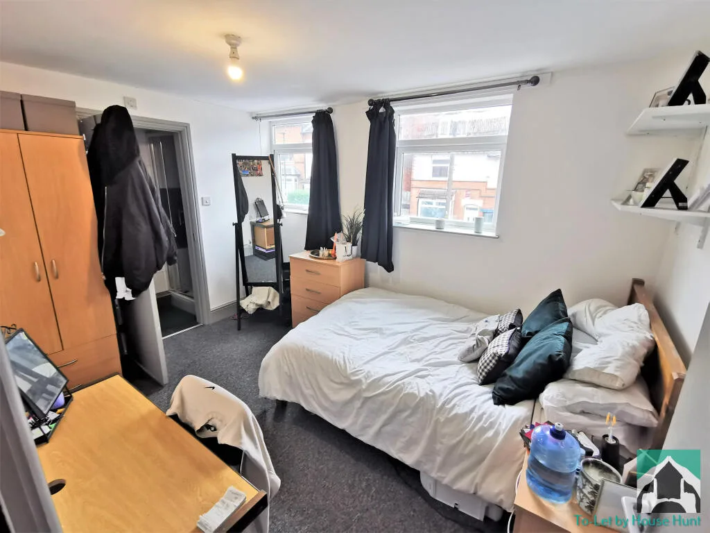 7 bedroom terraced house for rent