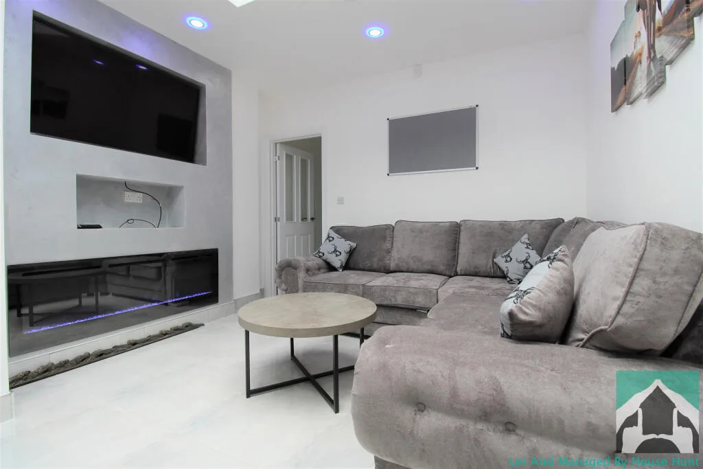 7 bedroom house for rent