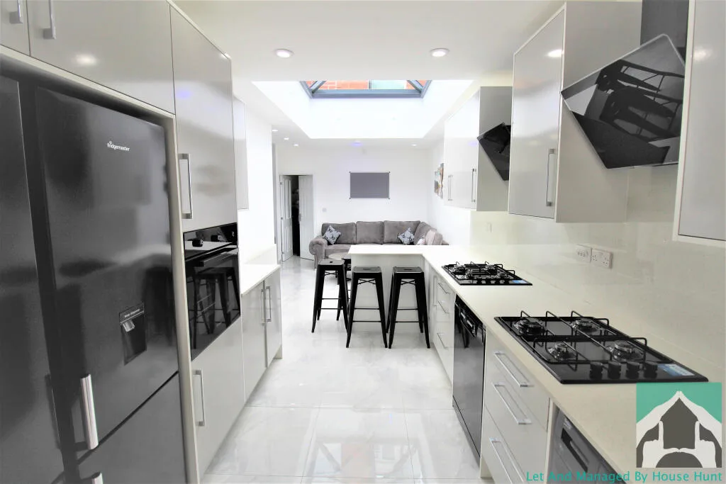7 bedroom house for rent