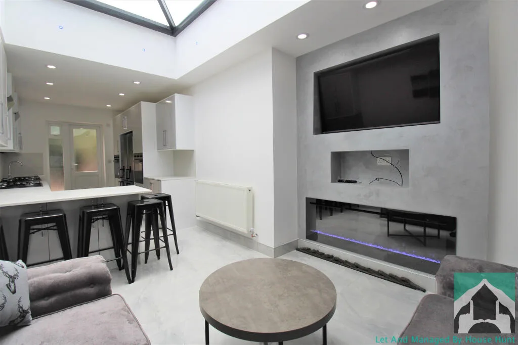7 bedroom house for rent