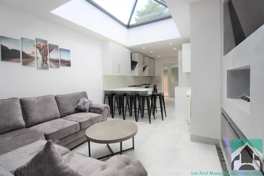 7 bedroom house for rent