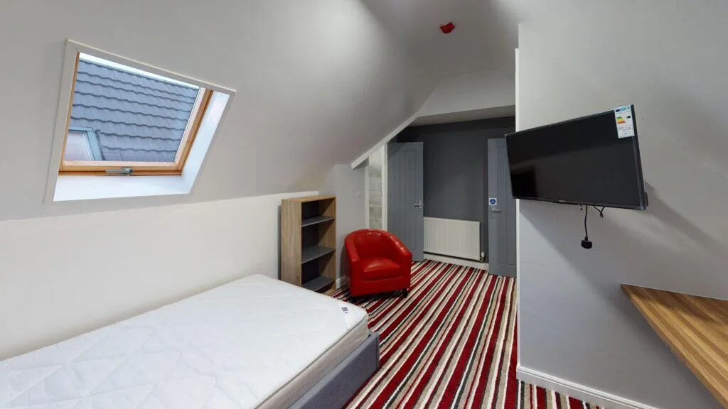 8 bedroom house for rent