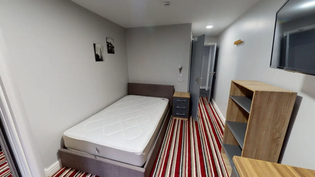 8 bedroom house for rent