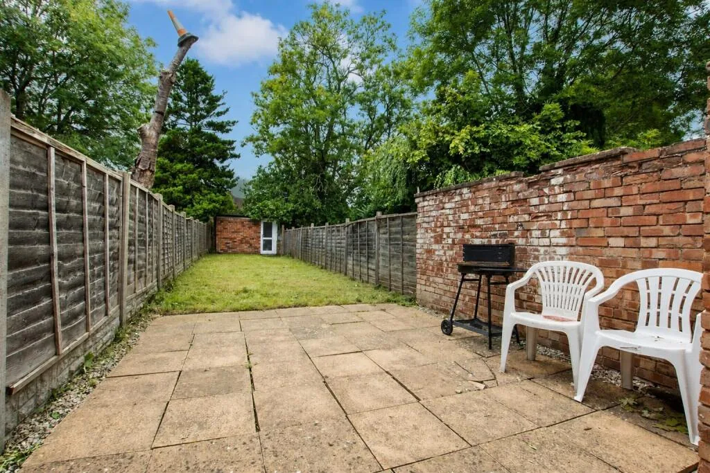 6 bedroom house for rent
