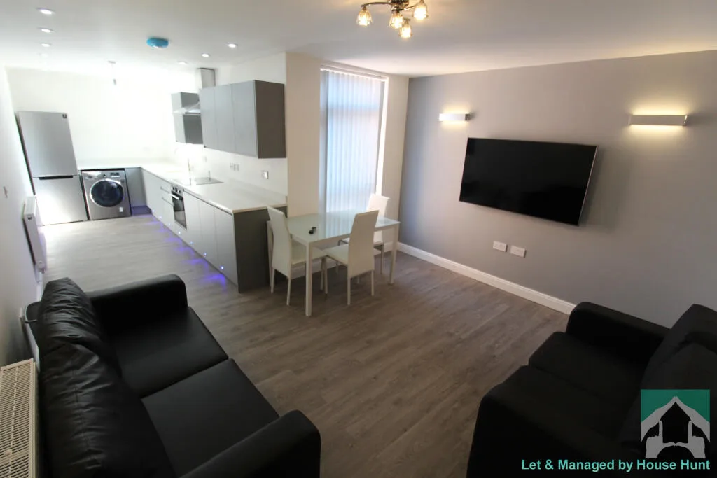 3 bedroom flat for rent