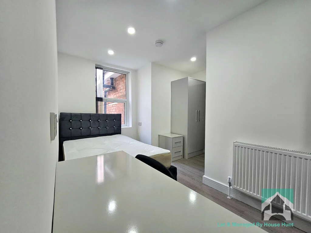 7 bedroom terraced house for rent