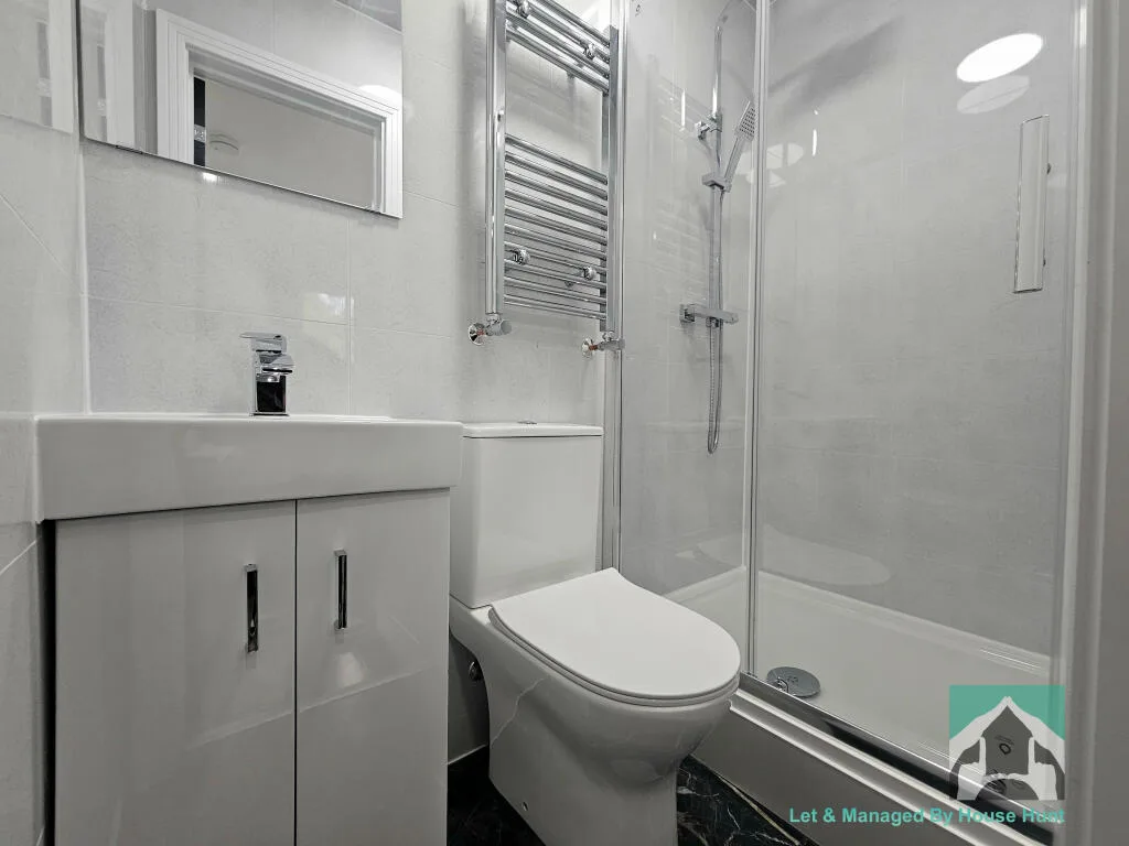 7 bedroom terraced house for rent