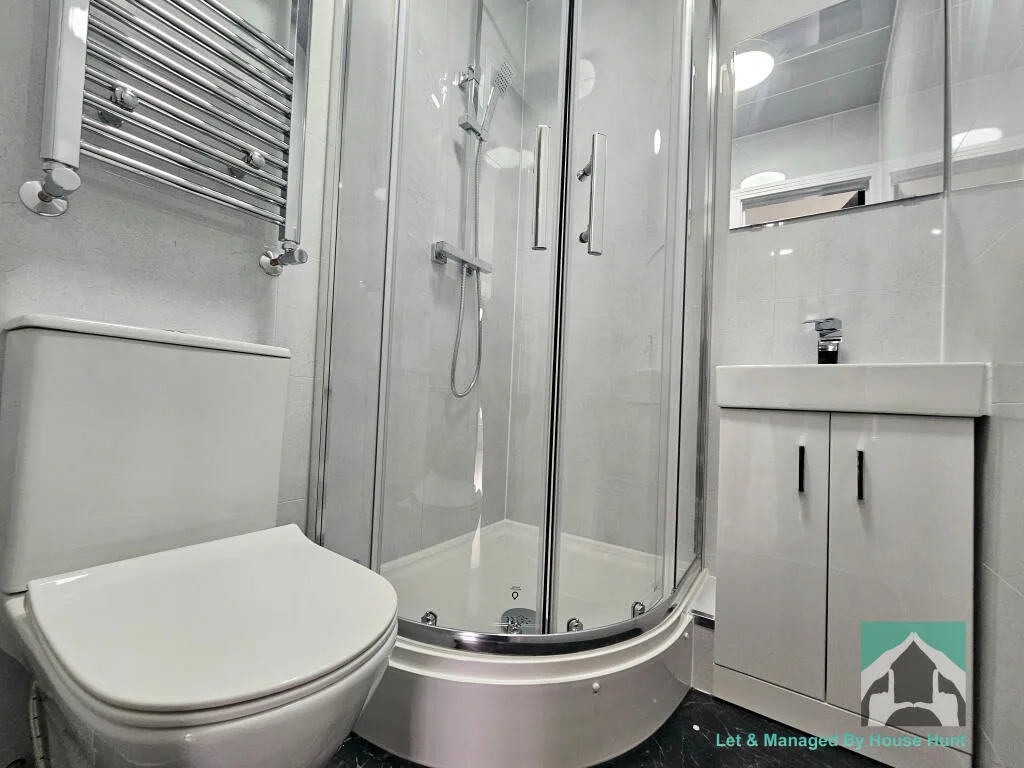 7 bedroom terraced house for rent