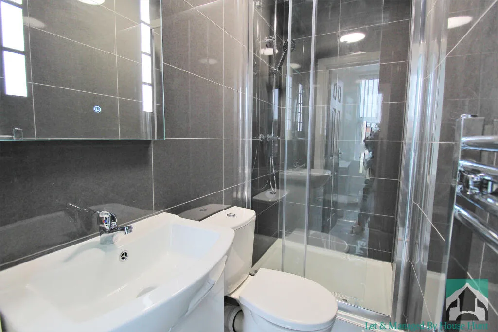 5 bedroom house for rent