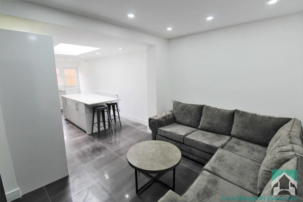 5 bedroom house for rent
