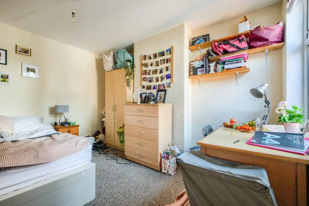 5 bedroom terraced house for rent