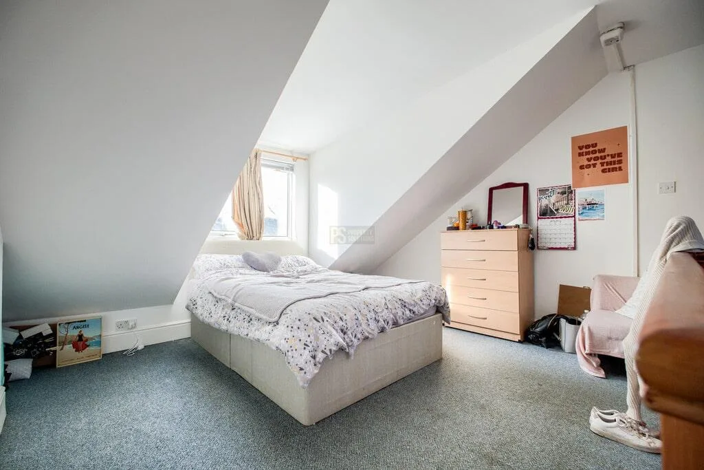 5 bedroom terraced house for rent
