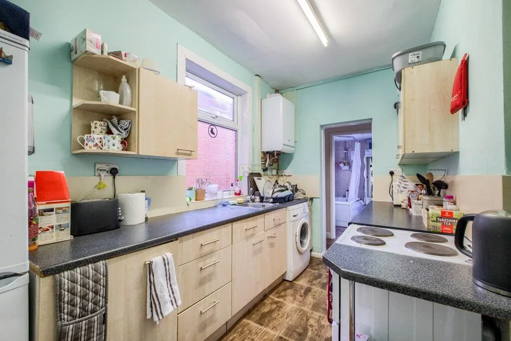 5 bedroom terraced house for rent