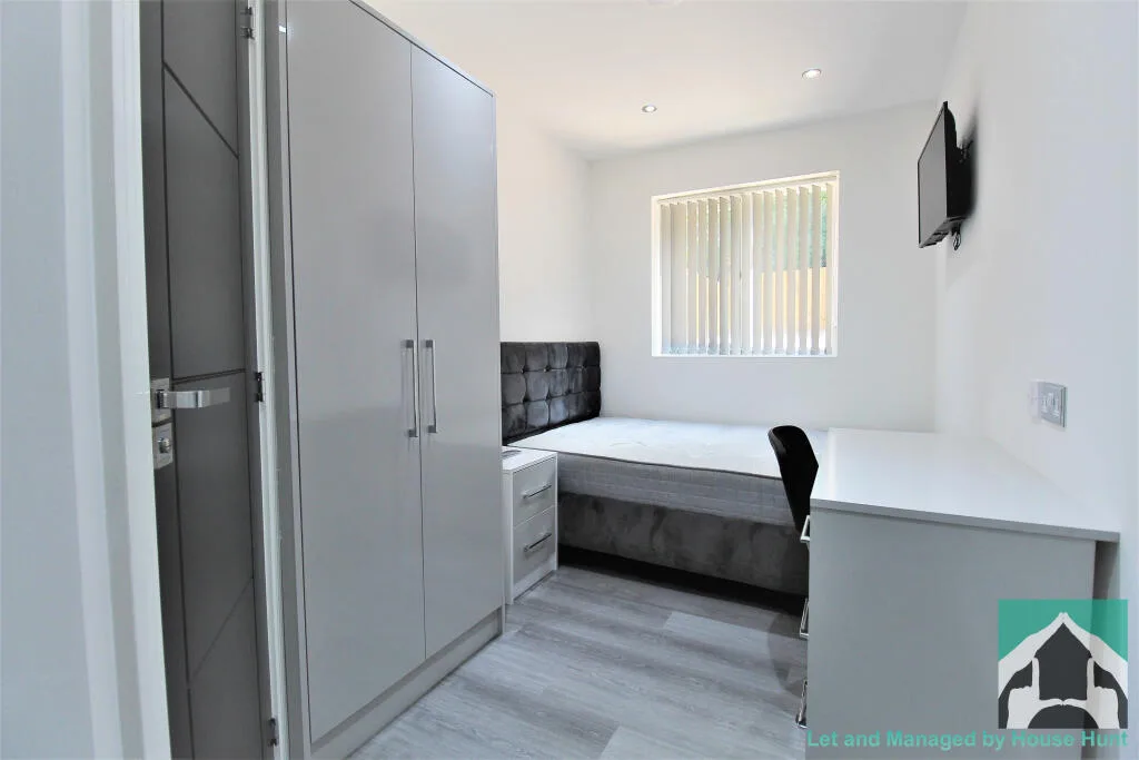 5 bedroom house for rent