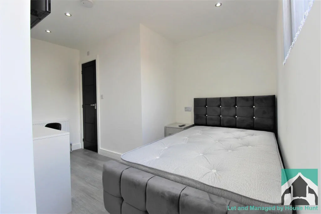 5 bedroom house for rent
