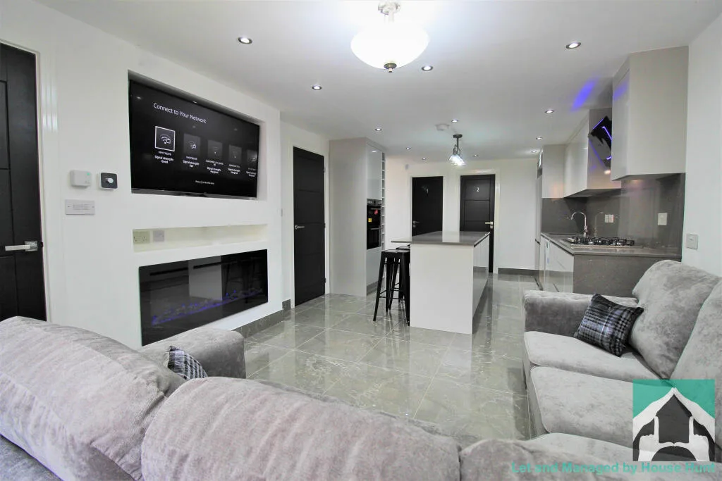 5 bedroom house for rent
