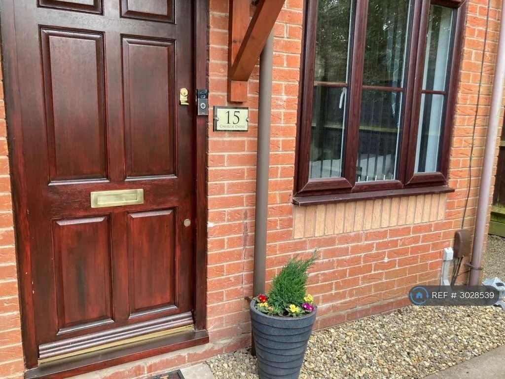 1 bedroom maisonette for rent