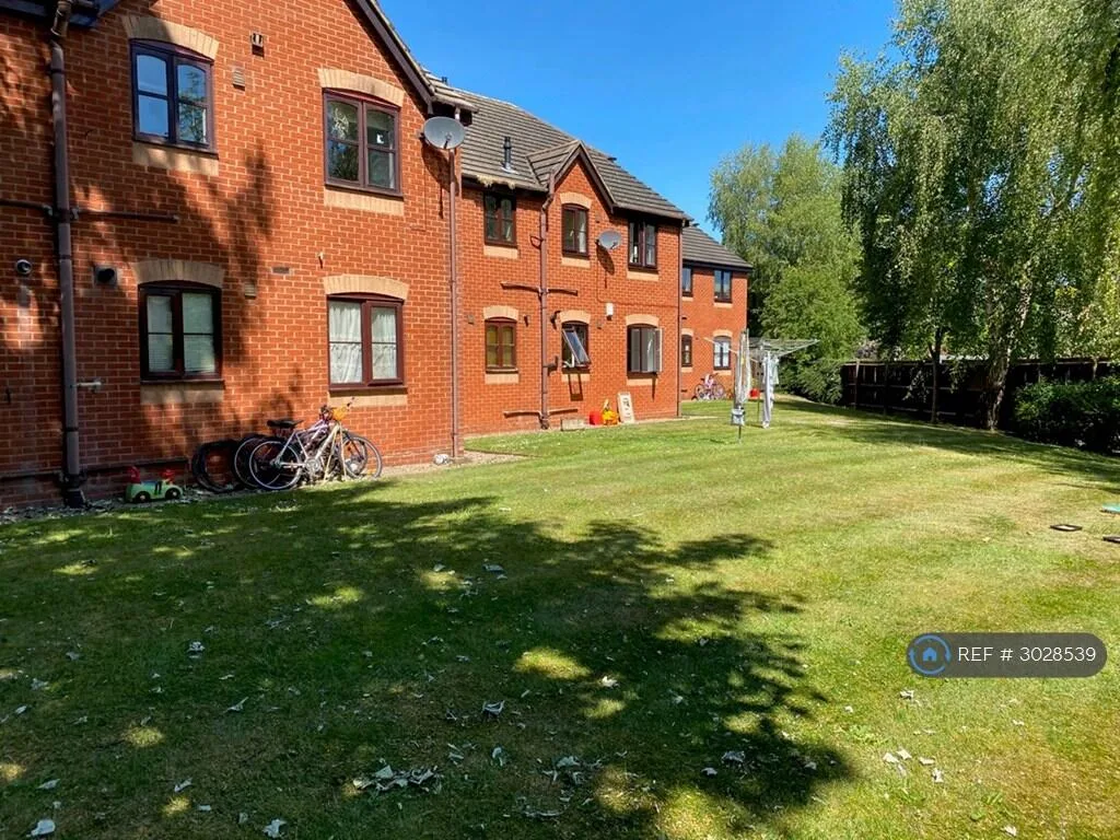 1 bedroom maisonette for rent