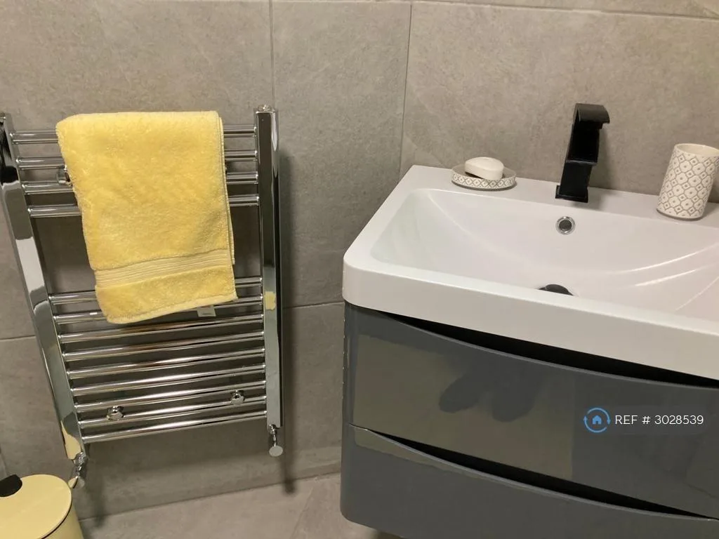 1 bedroom maisonette for rent