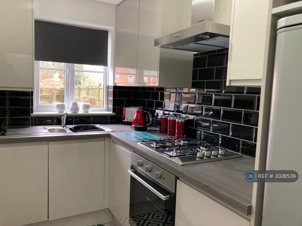 1 bedroom maisonette for rent