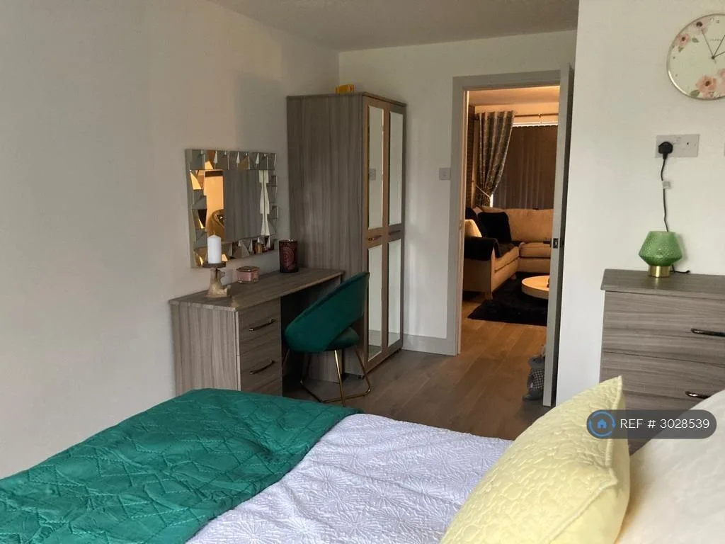 1 bedroom maisonette for rent