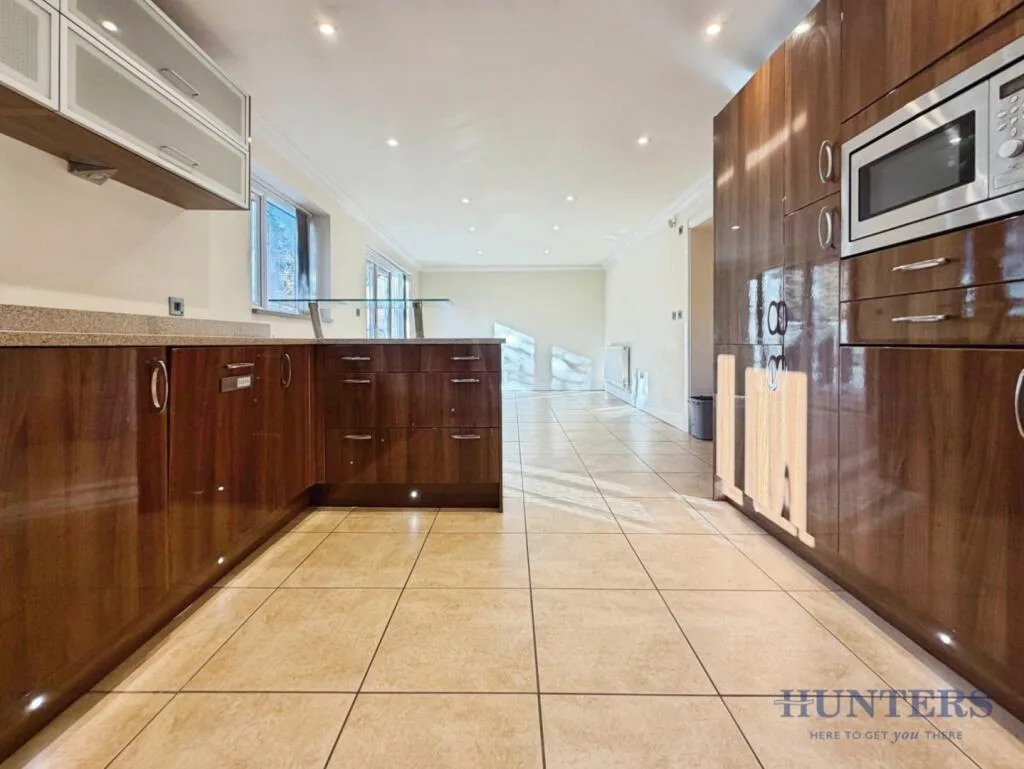 4 bedroom detached house for rent