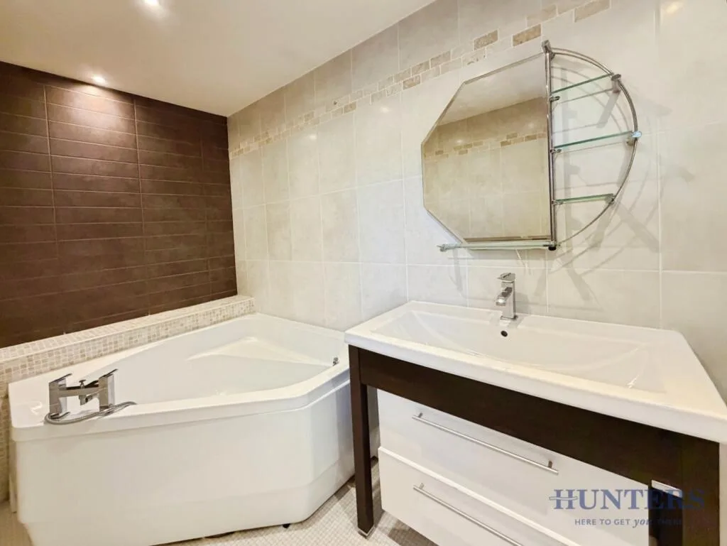 4 bedroom detached house for rent