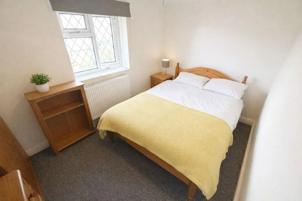 5 bedroom semi-detached house for rent