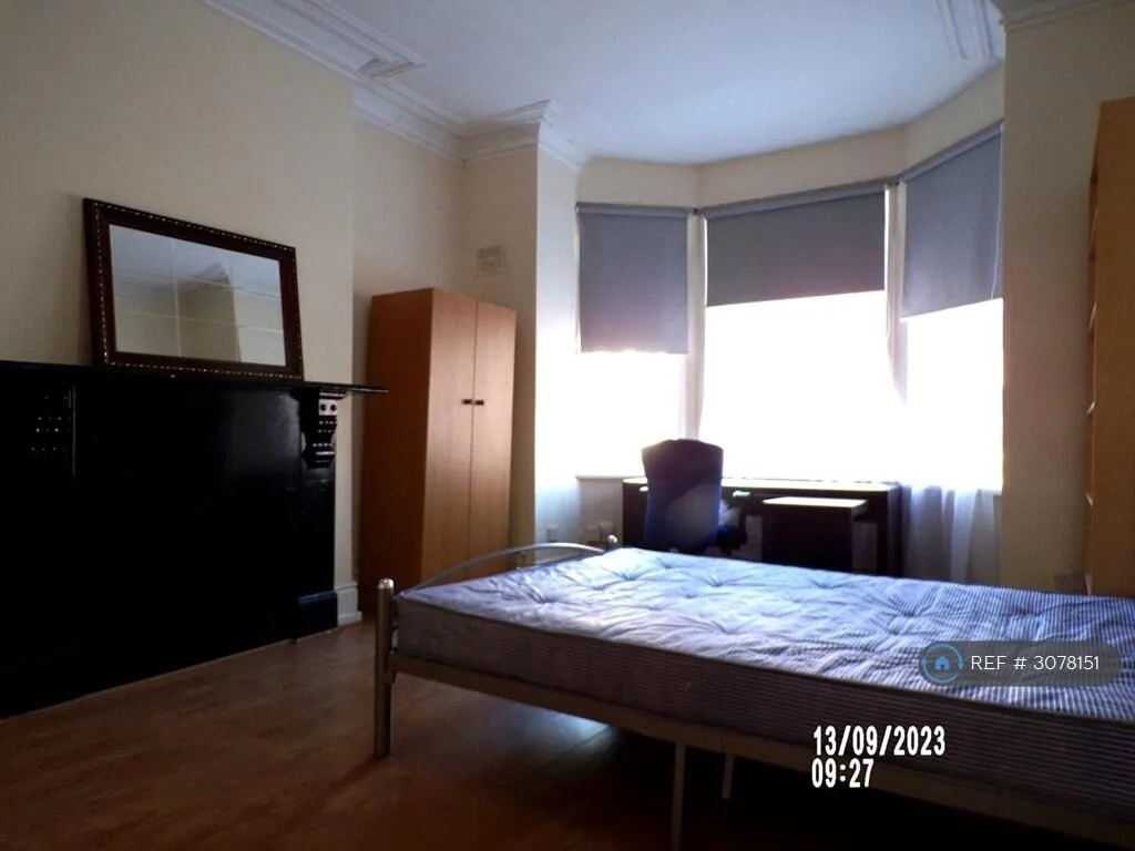 8 bedroom terraced house for rent