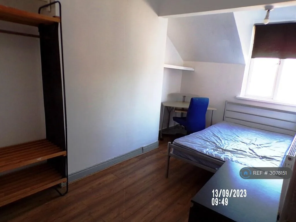 8 bedroom terraced house for rent