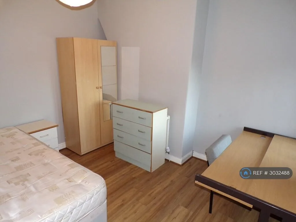 7 bedroom terraced house for rent