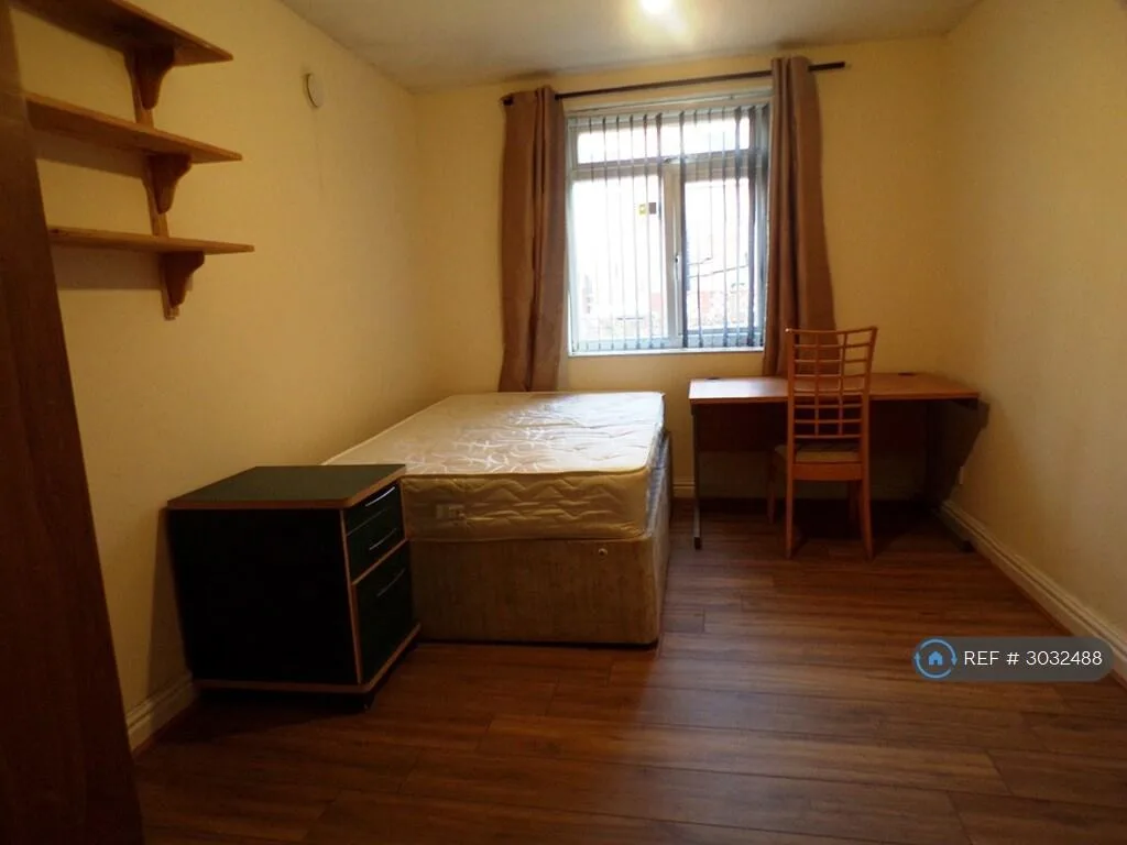 7 bedroom terraced house for rent