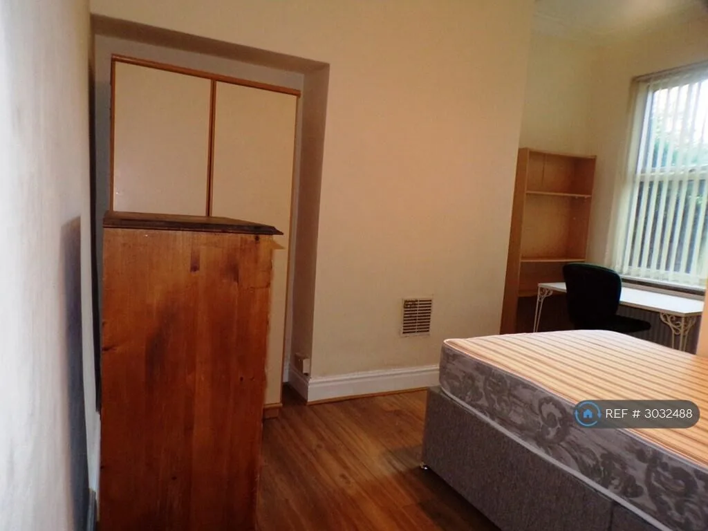 7 bedroom terraced house for rent
