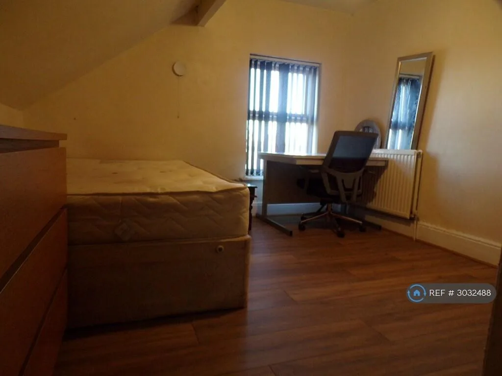 7 bedroom terraced house for rent