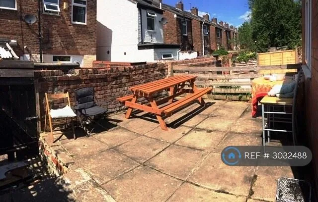 7 bedroom terraced house for rent