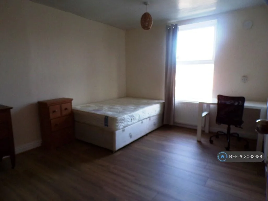 7 bedroom terraced house for rent
