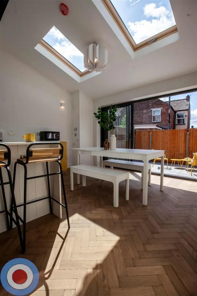 7 bedroom terraced house for rent