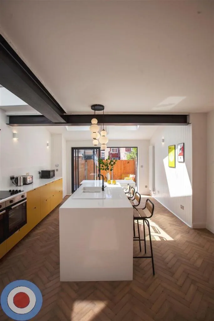 7 bedroom terraced house for rent