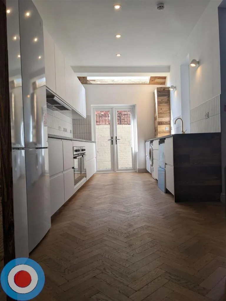 7 bedroom terraced house for rent