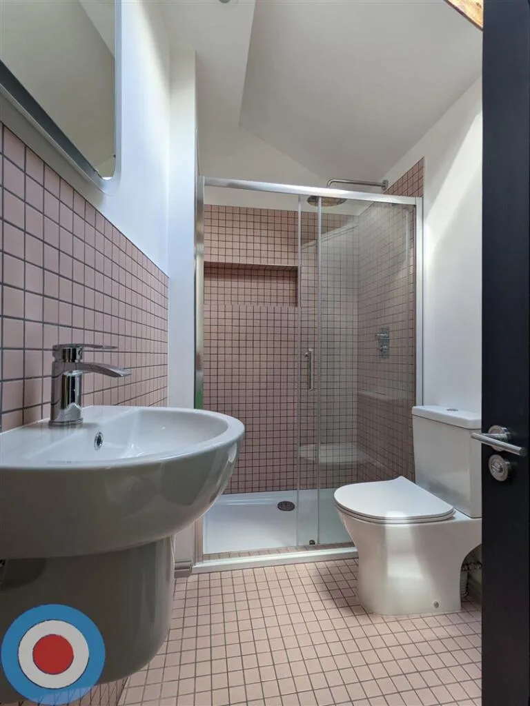 7 bedroom terraced house for rent